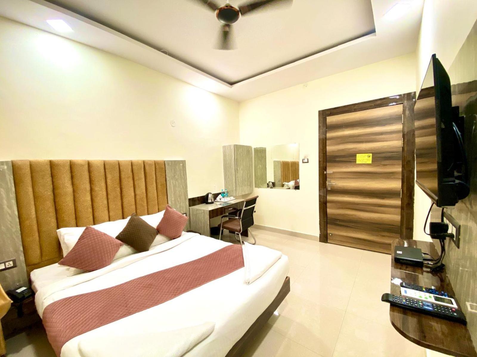Hotel Sky International- Airport Zone Hyderabad Shamshabad Exterior photo