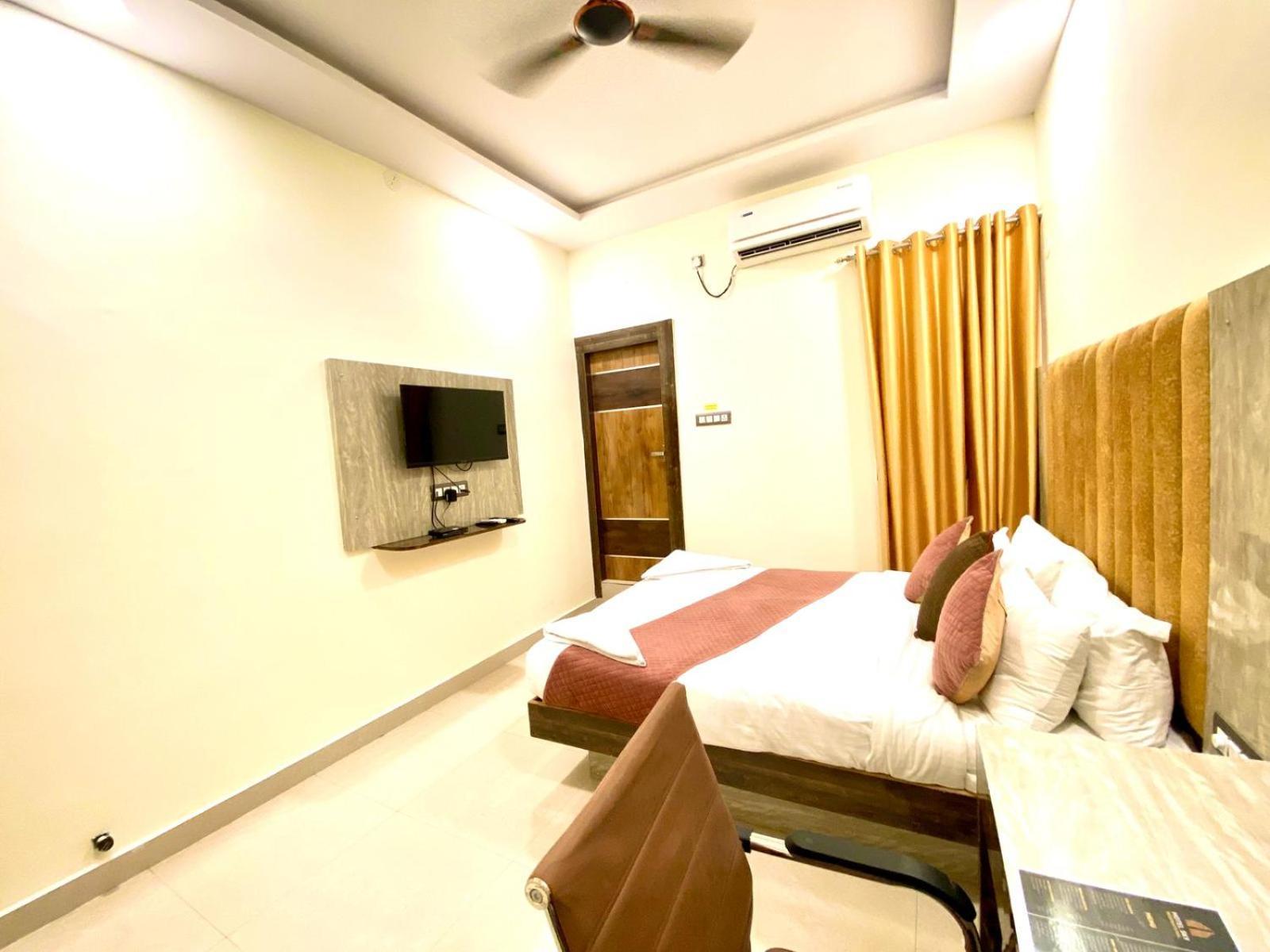 Hotel Sky International- Airport Zone Hyderabad Shamshabad Exterior photo