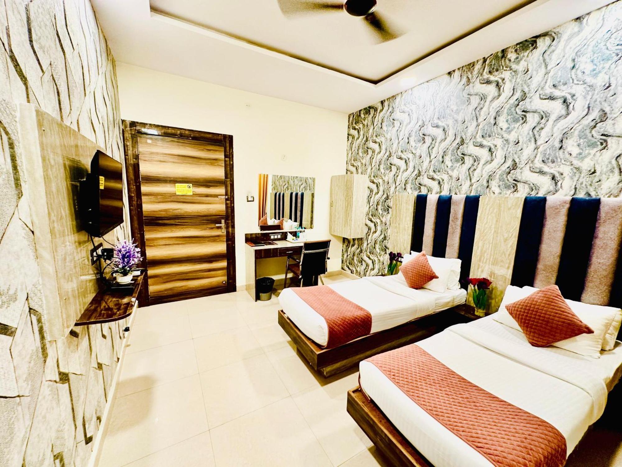 Hotel Sky International- Airport Zone Hyderabad Shamshabad Exterior photo